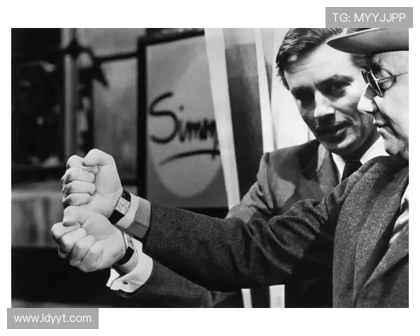 皮埃尔路易吉·科利纳：足球界传奇裁判的成长与影响