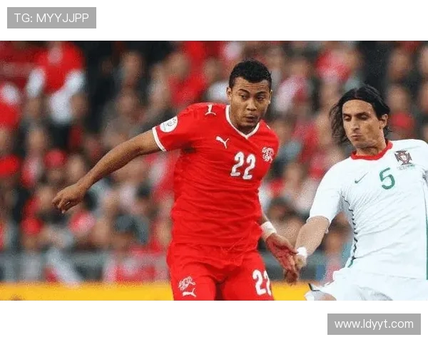 全球足球巨星崛起之路：从青训场到世界舞台的奋斗与荣耀