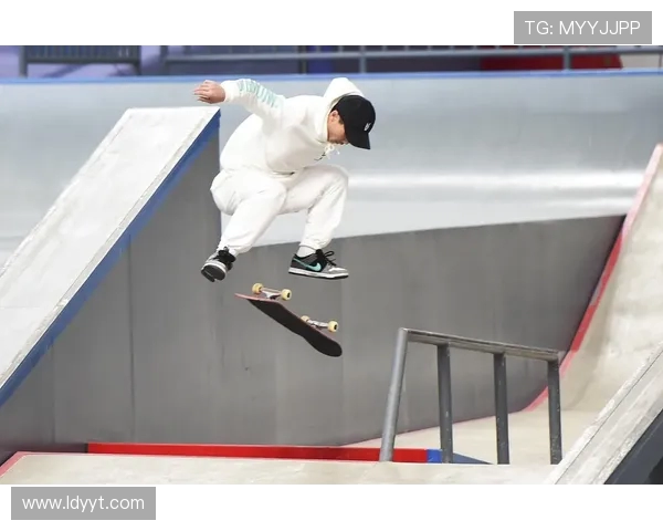 上海滑板队以84分领跑世界滑板锦标赛积分榜展现强劲实力