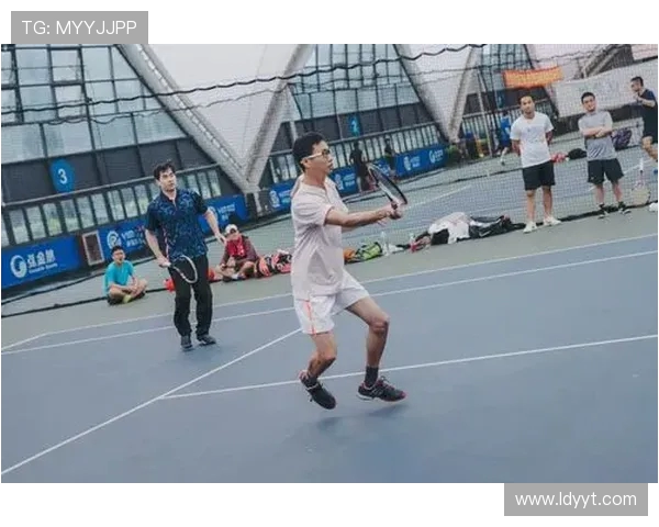 上海网球队在城市联赛积分榜中以90分稳居第一名,表现引人注目 上海网球队在城市联赛积分榜中以90分稳居第一名,表现引人注目