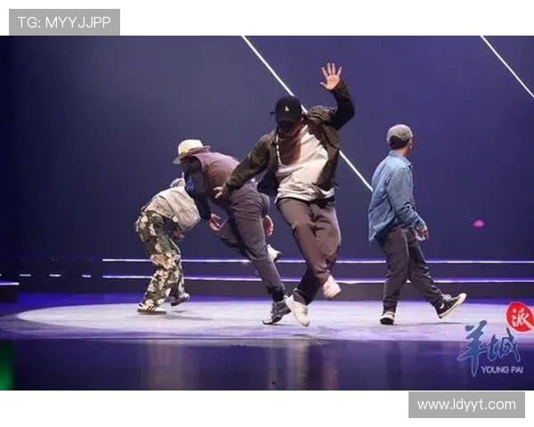 深圳街舞队在攀岩联赛中的团队协作表现深度解析与点评 深圳街舞队在攀岩联赛中的团队协作表现深度解析与点评