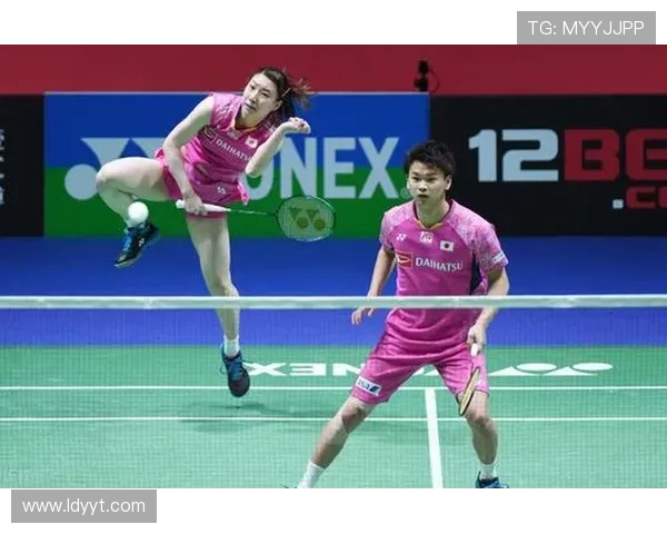 重庆羽毛球队与广州羽毛球队赛后复盘分析灵活性表现与战术对比